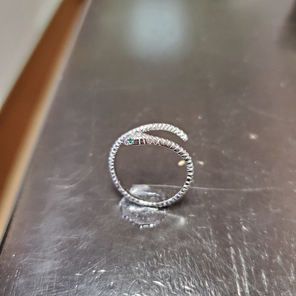 Sterling silver snake ring size 8 - Picture 2 of 5